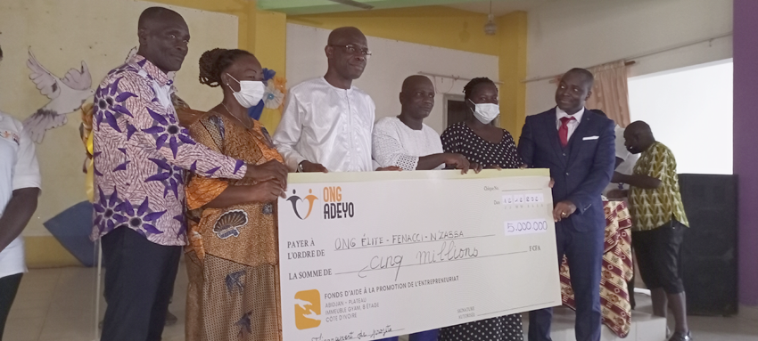 L’Ong ADEYO octroie 5 millions FCFA aux femmes de 3 associations de Bonoua pour leur autonomisation