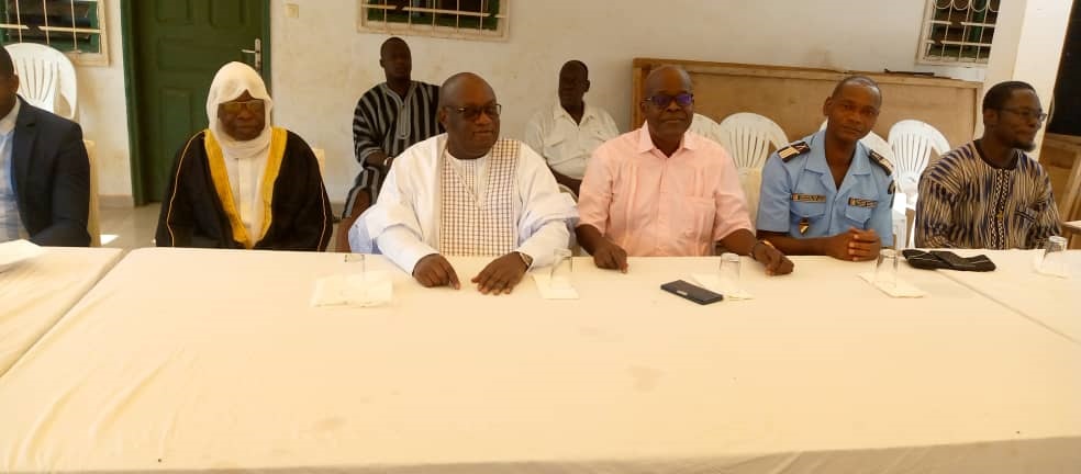 Le maire de Tiébissou parmi les fidèles musulmans