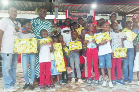 Noël 2023: L’Ong Jah Live Soulage Plus De 350 Enfants orphelins à Grand-Bassam