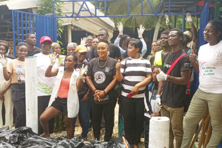 Grand-Bassam : L’Ong Action for World lance son projet « zéro déchet sur les plages ».
