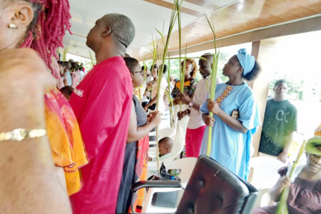 Fête des rameaux 2025 à Yopougon : le père Landry Danho de la chapelle du CHU a invité les fidèles à assumer leurs fautes et faiblesses