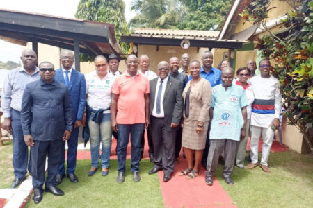 Côte d’Ivoire : les patrons de presse en ligne à Assouindé pour s’outiller à une participation à une élection présidentielle 2025 apaisée